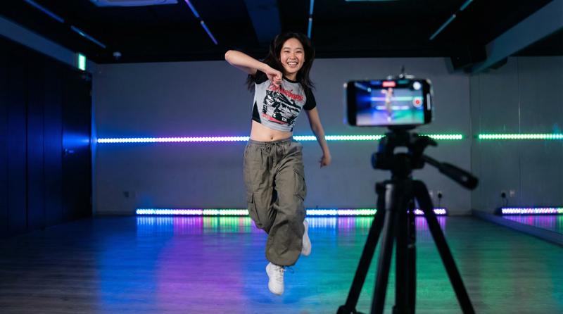 小马拉大车舞蹈短视频